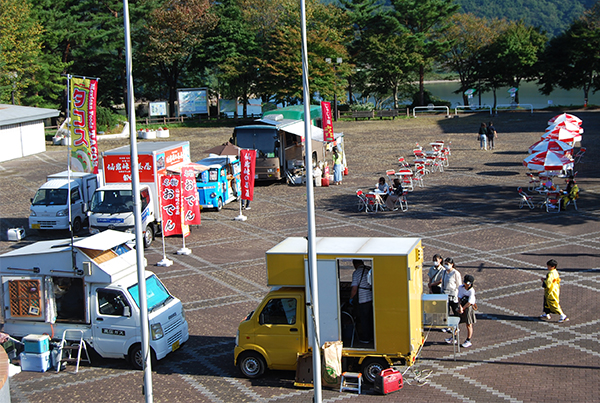 たらふく屋台市キッチンカー